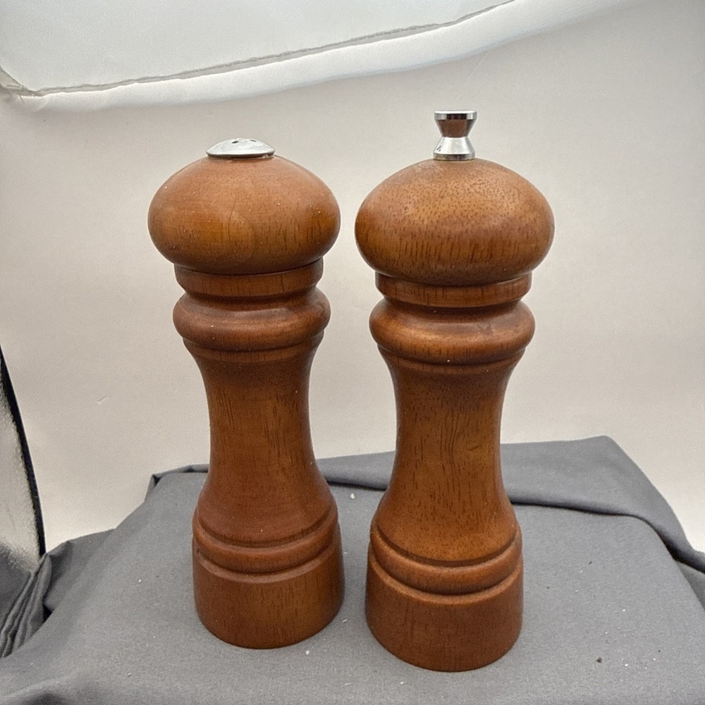 Vtg Genuine Mr Dudley Wood Salt Shaker & Pepper Grinder Mill 7" Inches